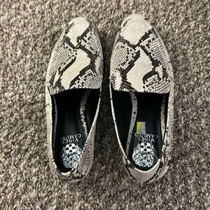Vince Camuto Jendeya Snake Print Slip On Loafers Flats Women's Size 10/42